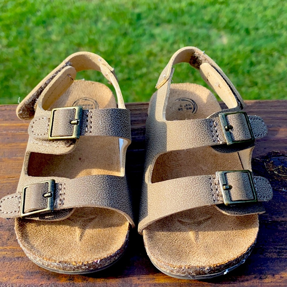 Wonder Nation Toddler boys size 4 sandals